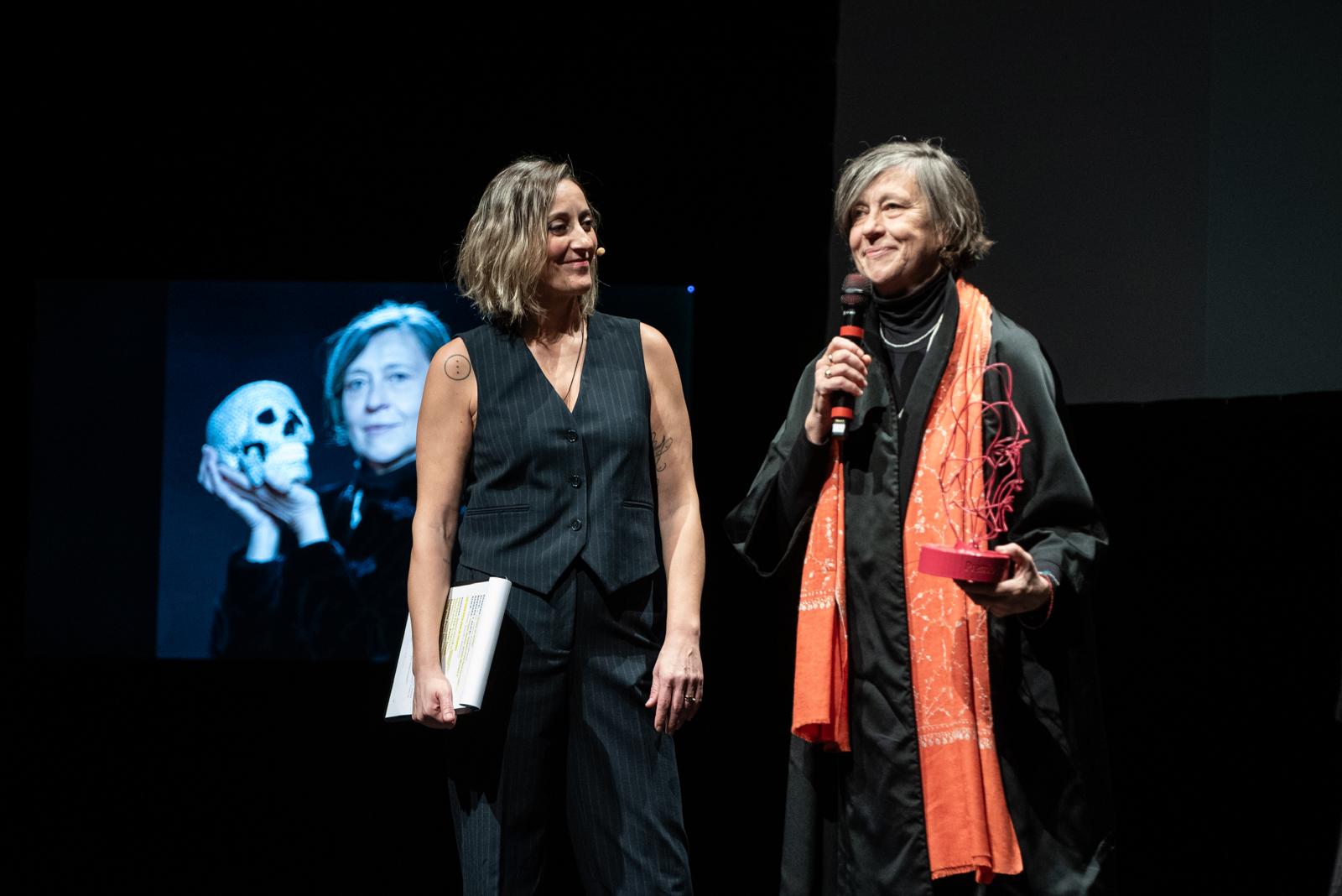 È stato conferito a Paola Donati, direttrice di Fondazione Teatro Due, il premio Ivo Chiesa per la categoria “Una vita per [..]